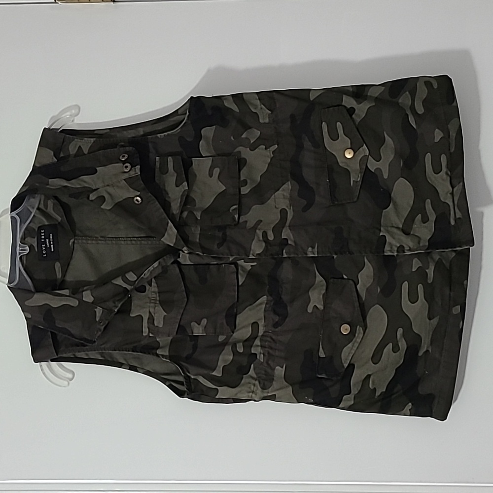 Love Tree Camo Vest
